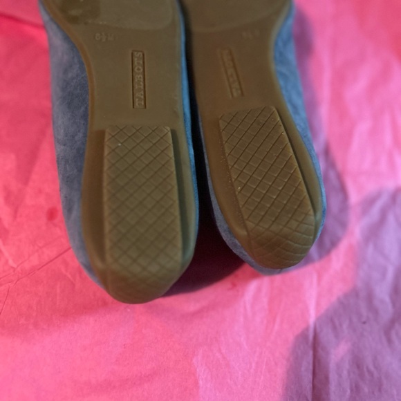 Talbots Women’s size 6.6 Light Blue Suede Loafers with Bee Design never worn - Picture 9 of 11